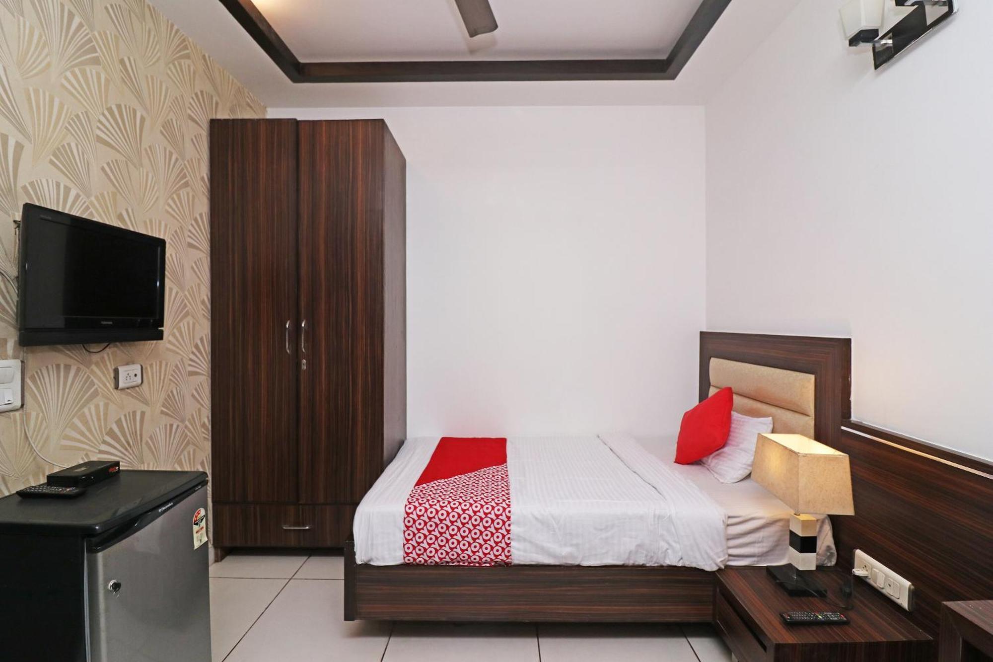 Wonderland Inn Near Aravali Biodiversity Park Gurgaon Exterior foto