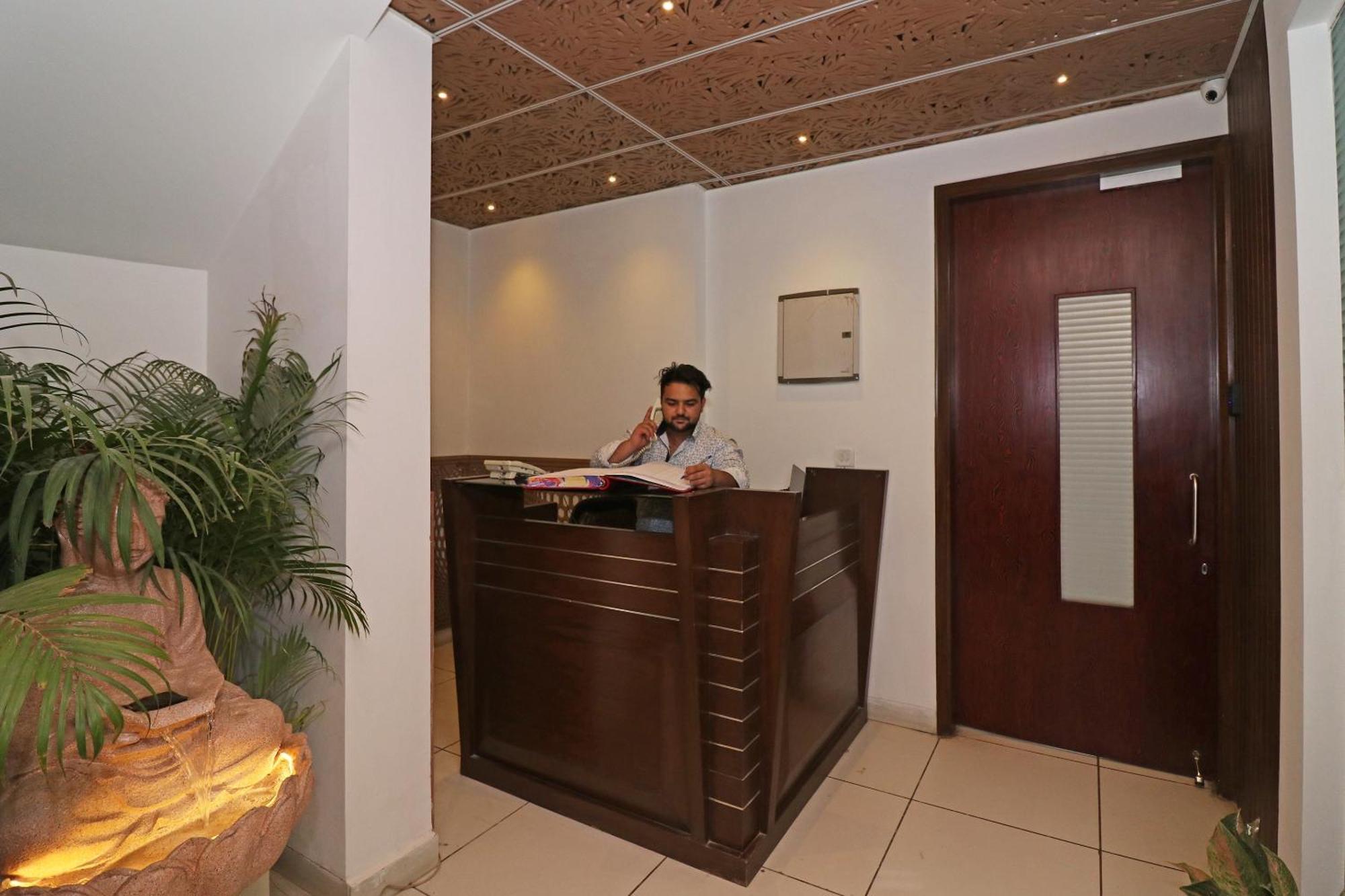 Wonderland Inn Near Aravali Biodiversity Park Gurgaon Exterior foto